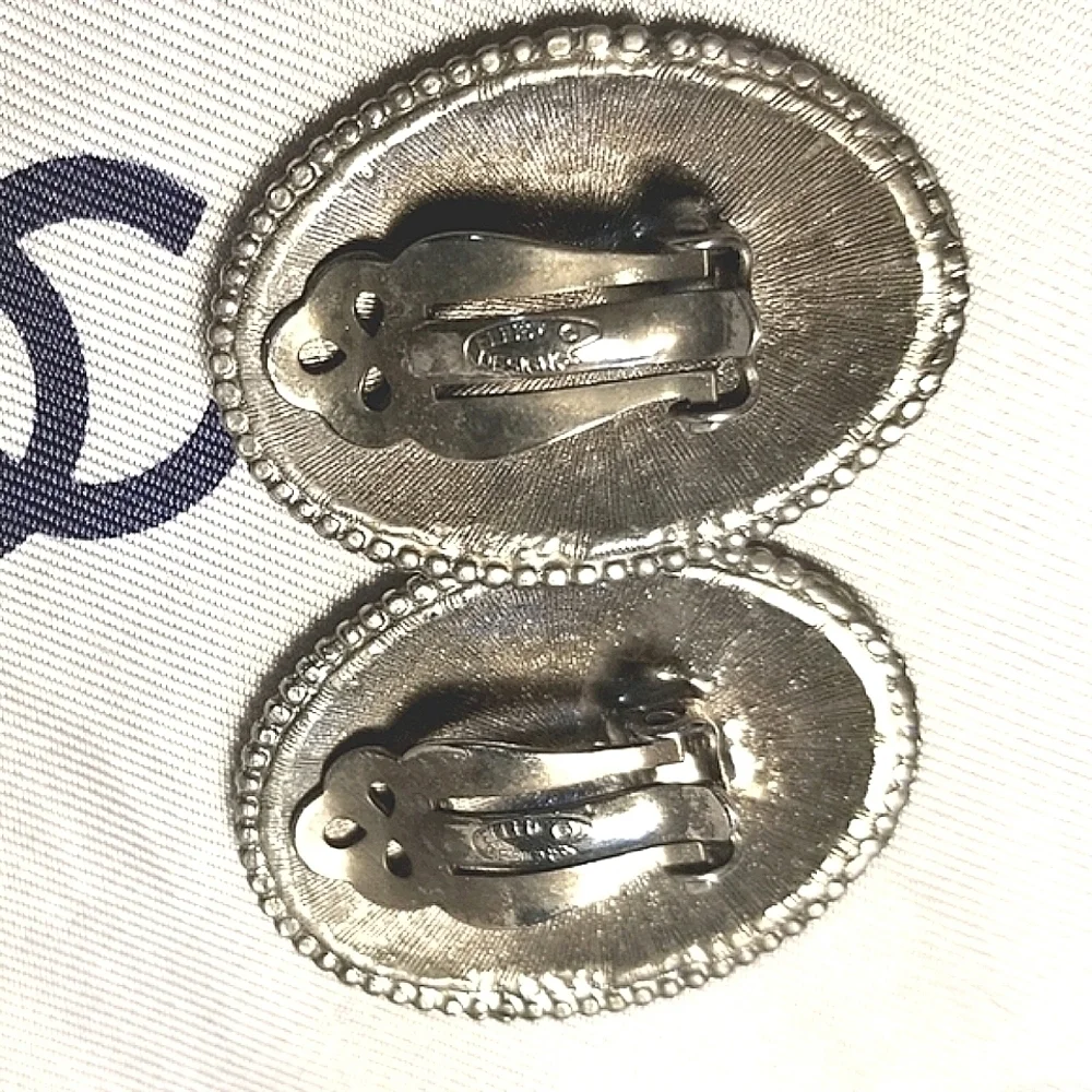 Ellen Designd Couture Signed Clip Earrings